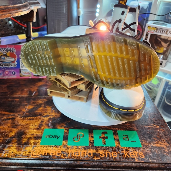 Dr Martens boots - Picture 6 of 7